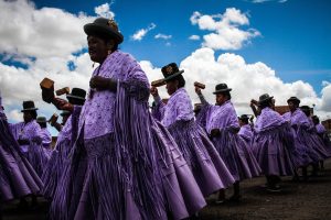 “Balseada” en Tiwanaku por Carlos Héctor Sánchez