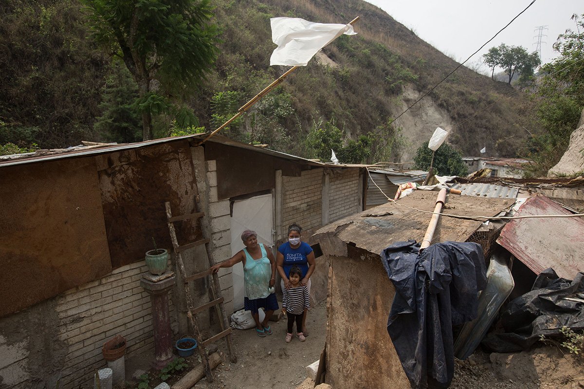 Seis fotoperiodistas de diferentes países nos cuenta por qué han salido a las calles a cubrir la pandemia del COVID-19 Fotoperiodismo y covid