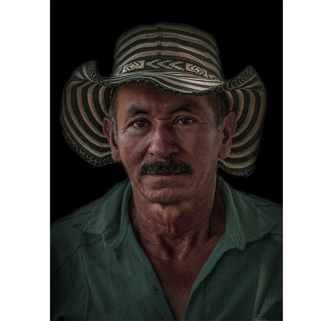 Arraigos: El personaje rural, una serie sobre la construcción de la identidad colectiva y la defensa del territorio. Arraigos: El personaje rural por Daniela Gómez