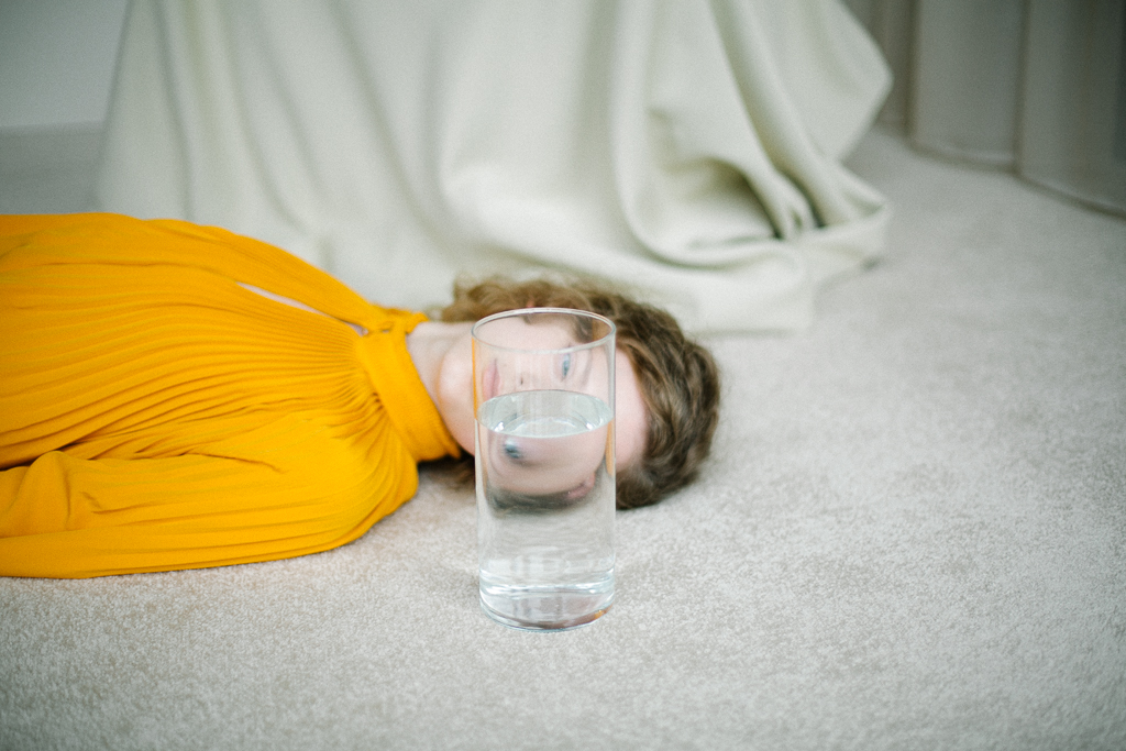 Entrevista con Martina Matencio, fotógrafa catalana que transforma a través de su fotografía el cuerpo y la luz en poesía. Martina Matencio revela un poema en la piel